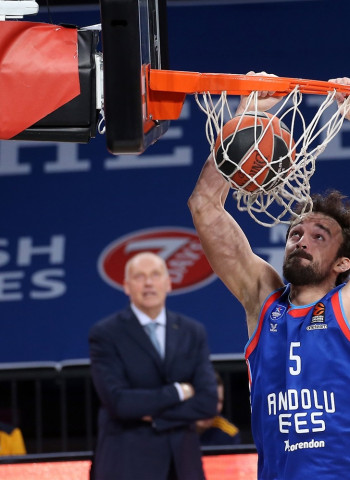El Anadolu Efes aplasta al Khimki (99-60)