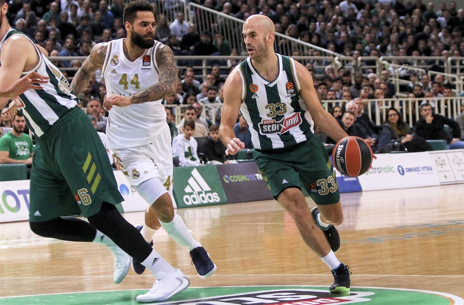 Un gran Real Madrid suma en Atenas su 11ª victoria seguida (75-87)