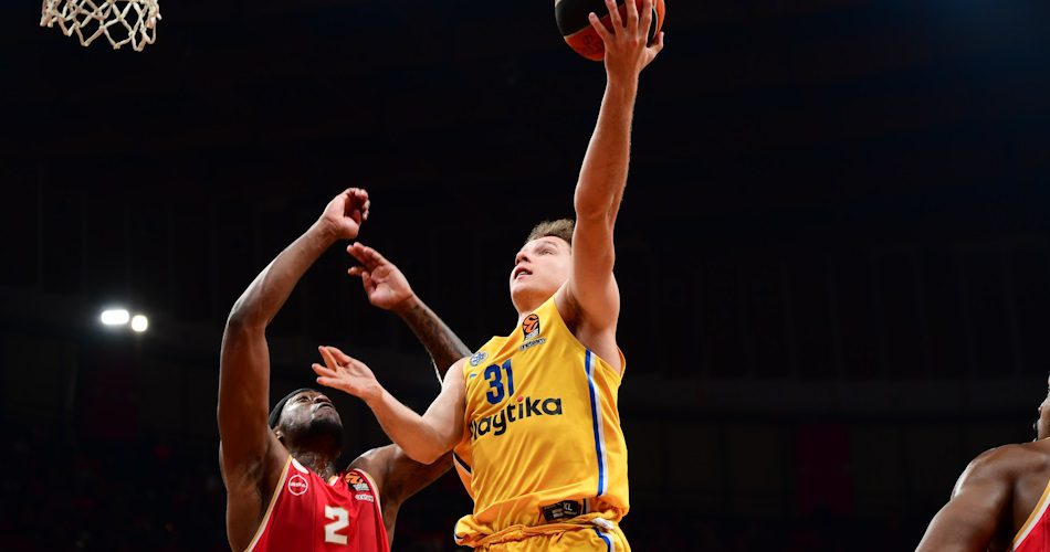 Jokubaitis aviva las dudas sobre su futuro en Maccabi y descarta contactos con los Knicks