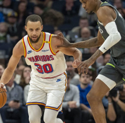 Los Warriors se llevan un cara o cruz ante los Wolves, 116-115