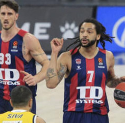 El Baskonia espera noticias sobre Henry y Polonara