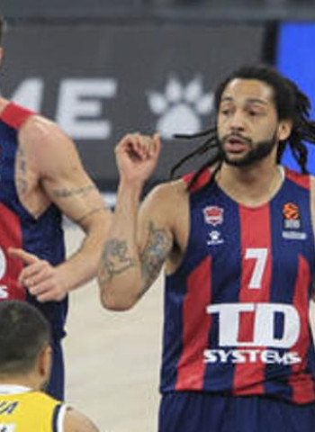 El Baskonia espera noticias sobre Henry y Polonara