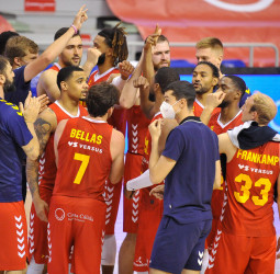 El UCAM Murcia supera al Unicaja con un gran segundo cuarto (81-68)