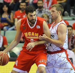 El UCAM Murcia arrolla al Montakit Fuenlabrada (99-62)