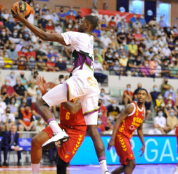 El Unicaja conquista Murcia de la mano de un gran Bouteille (79-84)