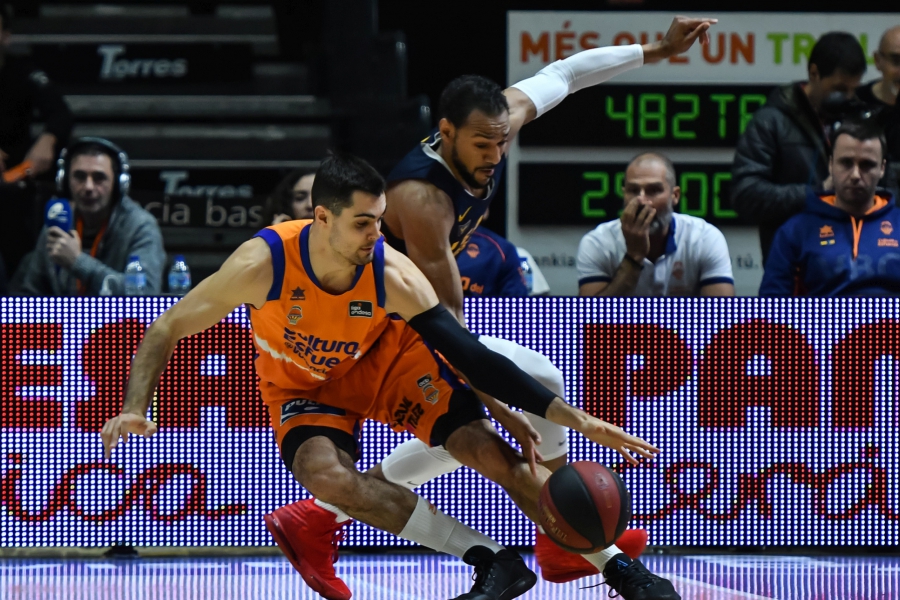 Valencia Basket cierra una semana perfecta con victoria ante UCAM Murcia (82-62)