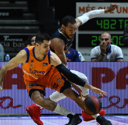 Valencia Basket cierra una semana perfecta con victoria ante UCAM Murcia (82-62)