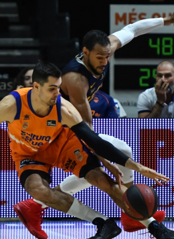 Valencia Basket cierra una semana perfecta con victoria ante UCAM Murcia (82-62)