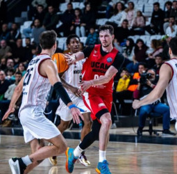 UCAM Murcia gana al Manisa y apunta al liderato de su grupo, 72-78