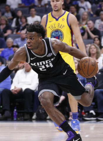 Buddy Hield, cuatro años más en los Sacramento Kings