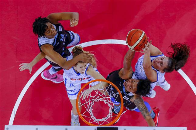 Tamborrada a semifinales para el IDK Gipuzkoa (61-79)