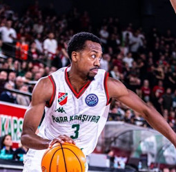 Errick McCollum lidera la victoria del Pinar ante el Río Breogán, 89-85