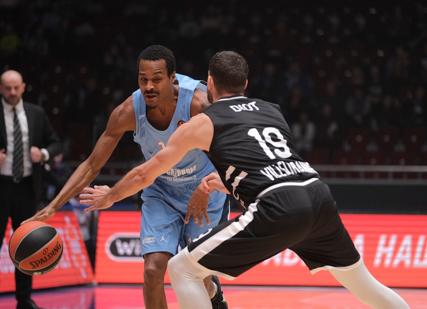 El Zenit logra ganar su primera victoria casera en la EuroLeague (75-70)