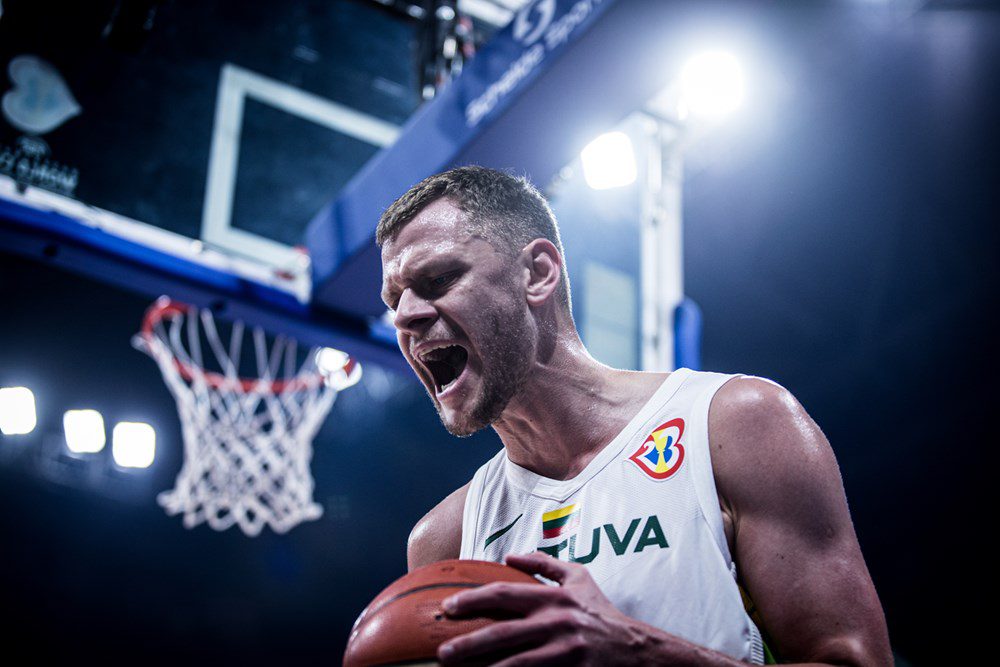 Lituania ya es equipo de cuartos de final tras vencer a Grecia (92-67)