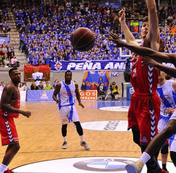 Delteco GBC asalta el coliseum burgalés (76-99)