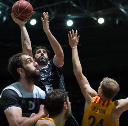 Mumbrú aumenta su legado por partida doble