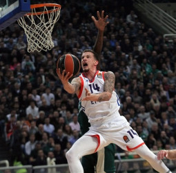 Josh Adams, muy cerca del Unicaja Málaga