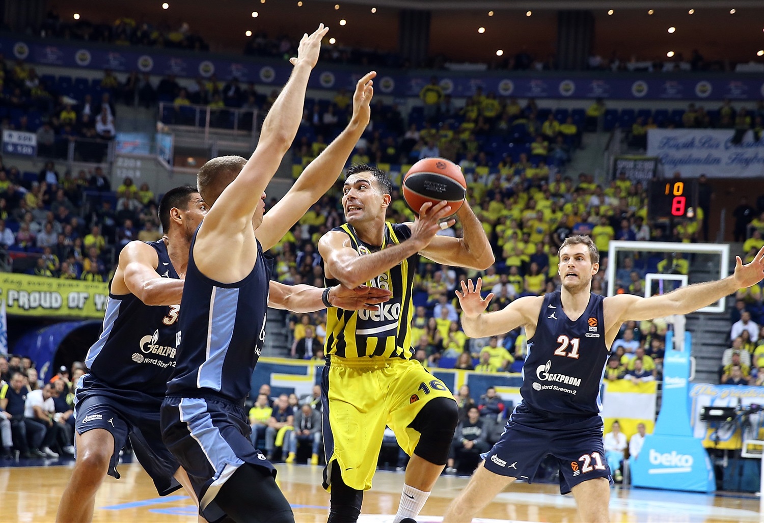 Olympiacos le lanza una oferta a Sloukas, el Real Madrid atento a la situación