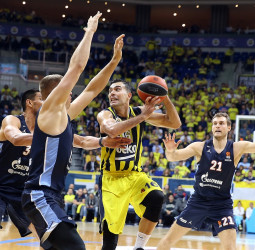 Olympiacos le lanza una oferta a Sloukas, el Real Madrid atento a la situación