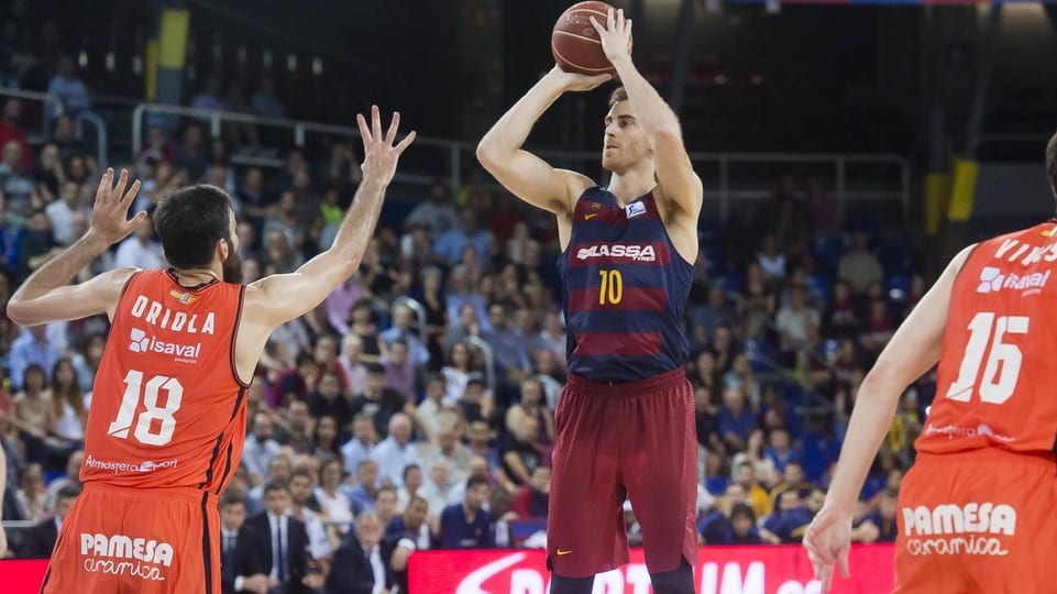 Víctor Claver, con una lesión en el menisco externo de la rodilla izquierda