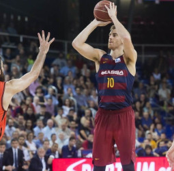 Víctor Claver, con una lesión en el menisco externo de la rodilla izquierda