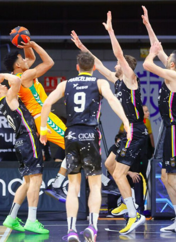 El Joventut se interesa por Tyson Perez y negocia la renovación de Vladimir Brodziansky