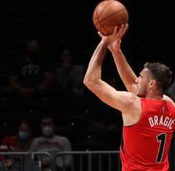 Los Spurs se hacen con Goran Dragic que podría no quedarse y fichar por los Mavericks