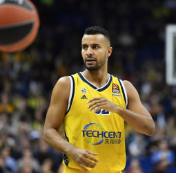 Johannes Thiemann se irá al baloncesto japonés