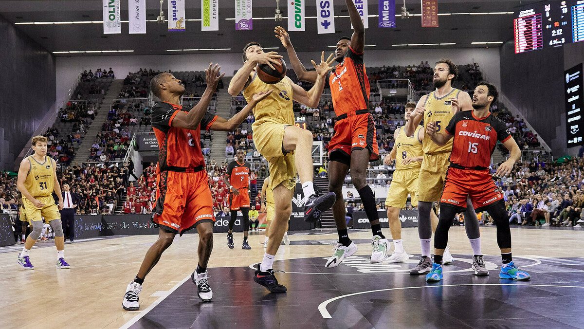 El Barcelona se impone en Granada (55-70)
