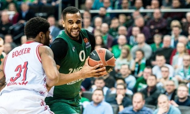 Brandon Davies no ocupará plaza de extranjero en el Barcelona
