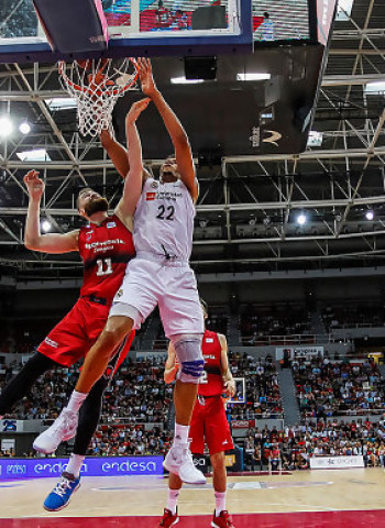 El líder gana en Zaragoza antes de la Final Four (70-85)