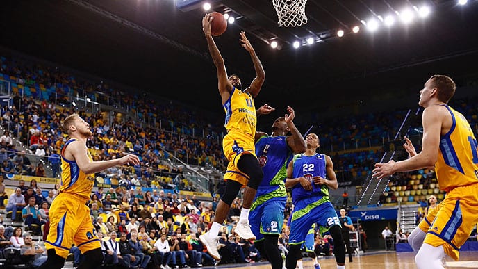 Herbalife Gran Canaria gana al líder Tofas Bursa (92-71)
