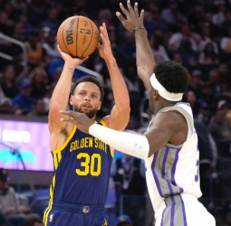 Los Warriors anotan 89 puntos en la primera mitad ante los Kings