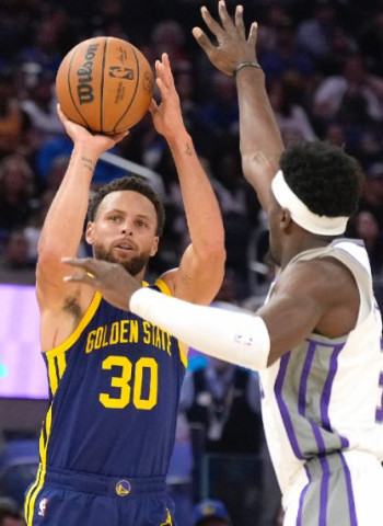 Los Warriors anotan 89 puntos en la primera mitad ante los Kings