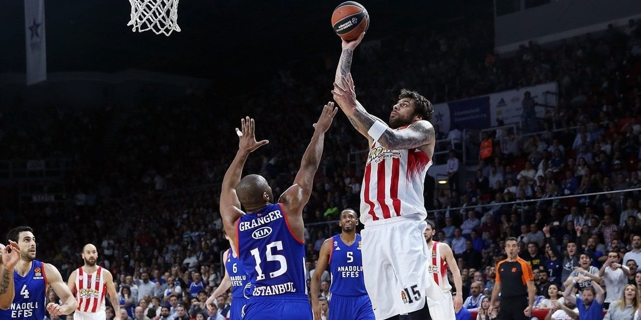 [2-2] Olympiacos fuerza el quinto partido (62-74)