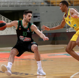 El Panathinaikos supera con contundencia al ALBA Berlín (92-69)