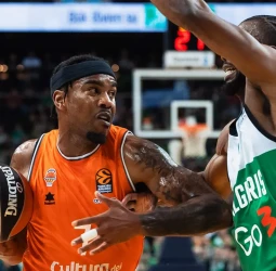 El Valencia pasa con solidez por el Zalgirio, 72-87
