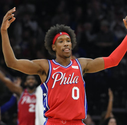 Seth Curry se va a los Sixers, los Mavericks reciben a Josh Richardson