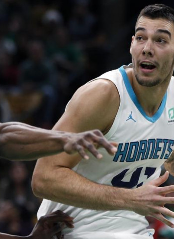Los Charlotte Hornets cuentan con Willy Hernángomez