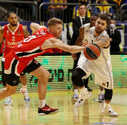El Maccabi rompe su racha de ocho partidos con una contundente victoria sobre el Olympiacos (84-69)