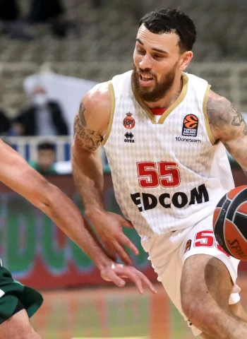 El Panathinaikos cae ante el empuje de Mike James (83-91)