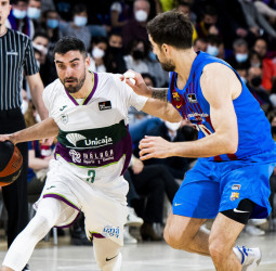 Unicaja asalta el Palau con total merecimiento (63-73)