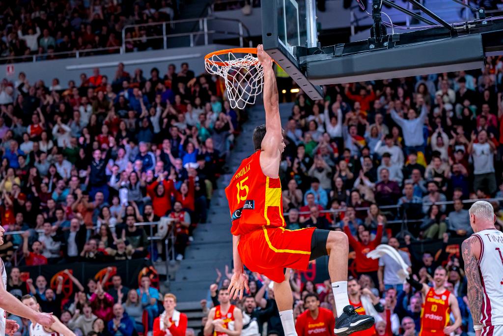 España acaba cediendo ante Letonia en un minuto final desafortunado, 75-79