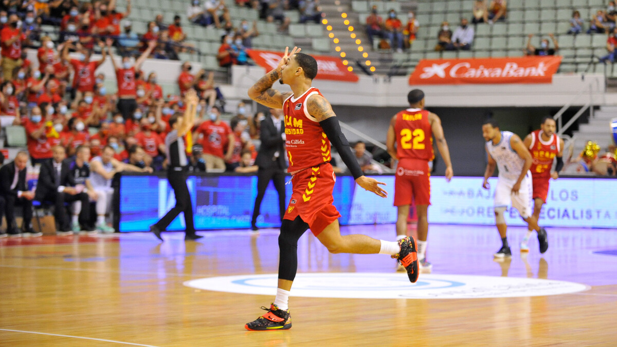 El UCAM Murcia gana a base de triples al colista (92-87)