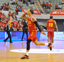 El UCAM Murcia gana a base de triples al colista (92-87)
