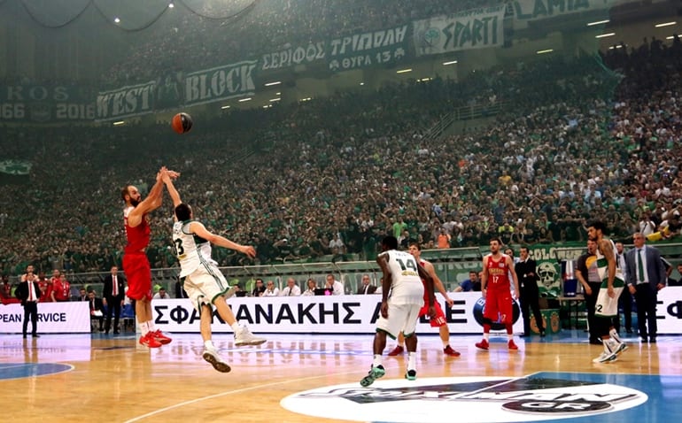Dos prórrogas, triple letal de Spanoulis, Olympiacos campeón de la HEBA