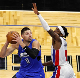 Nikola Vucevic, en el punto de mira de los Hornets y los Celtics