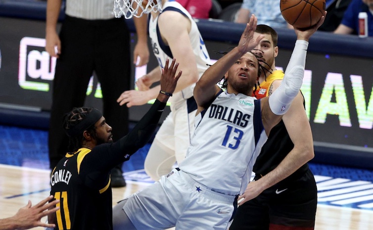 [1-1] Jalen Brunson le da la vida a los Mavericks (104-110)