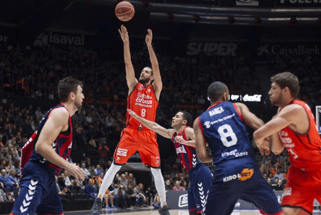 Diot decantó la victoria del Valencia Basket ante el Baskonia (99-91)