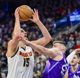 Jokic baila a ritmo de Jazz, 122-103